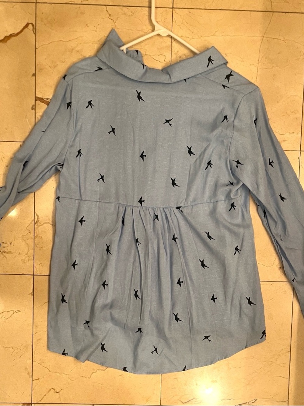 Source Unknown Light Blue Button-Down Top with Black Bird Print - Picture 4 of 5